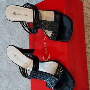 Anne Klein black sandal size 7